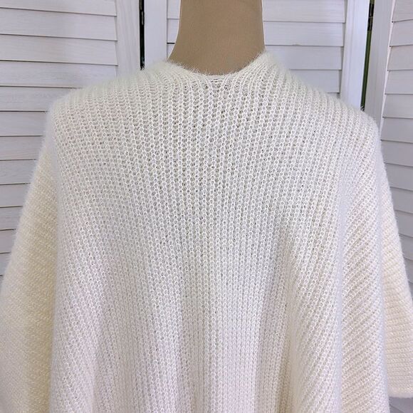 Elegant Cream Women's Sweater OSFM NWT - Picture 7 of 9